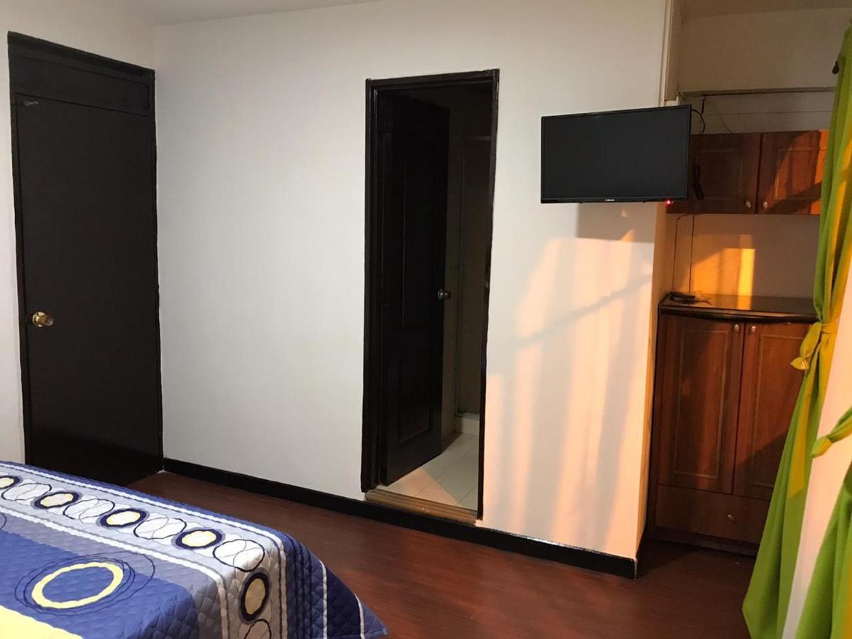 Hostal El Eden มานิซาเลส ภายนอก รูปภาพ