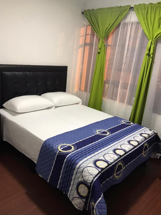 Hostal El Eden มานิซาเลส ภายนอก รูปภาพ