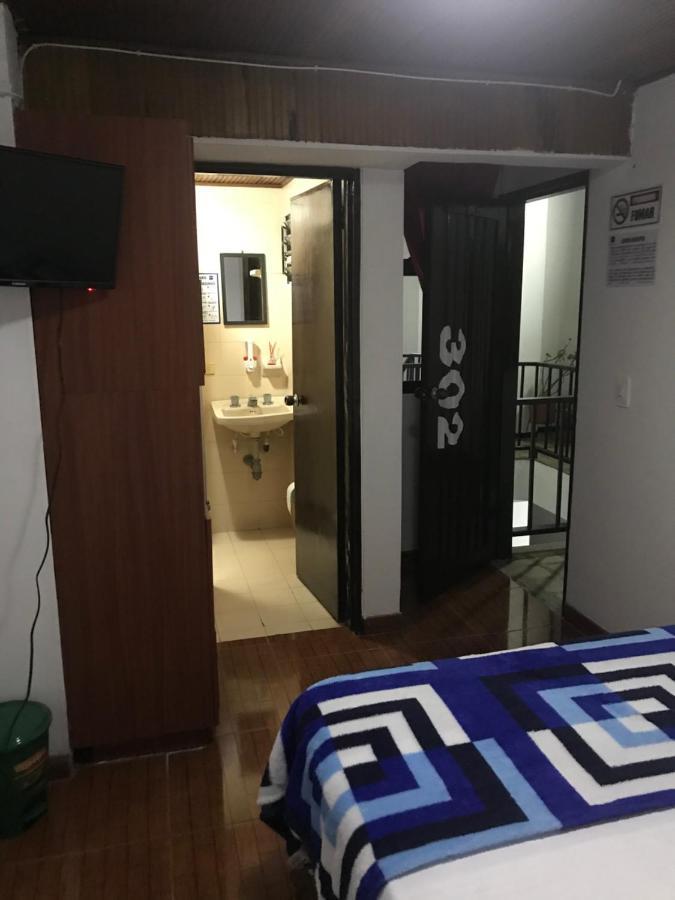 Hostal El Eden มานิซาเลส ภายนอก รูปภาพ